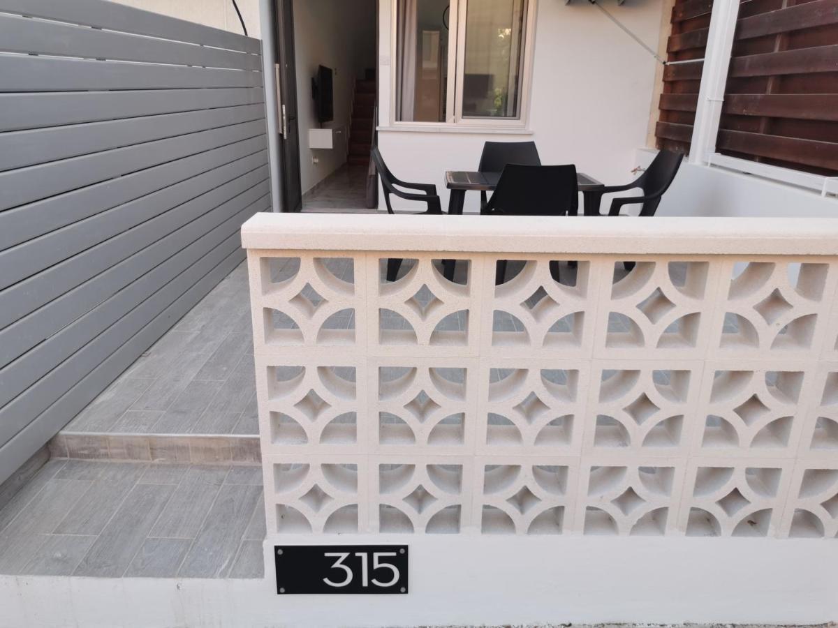 Eros Maisonette In Latchi Area Just 700 Meters Or One-Minute Drive From Polis Municipal Beach Buitenkant foto